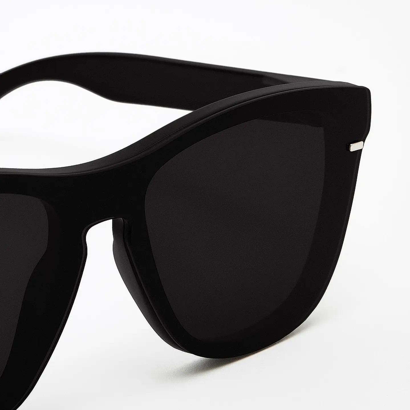 Lentes De Sol Hawkers Dark One Venm Hybrid VOTR01 - Talla 53mm 8