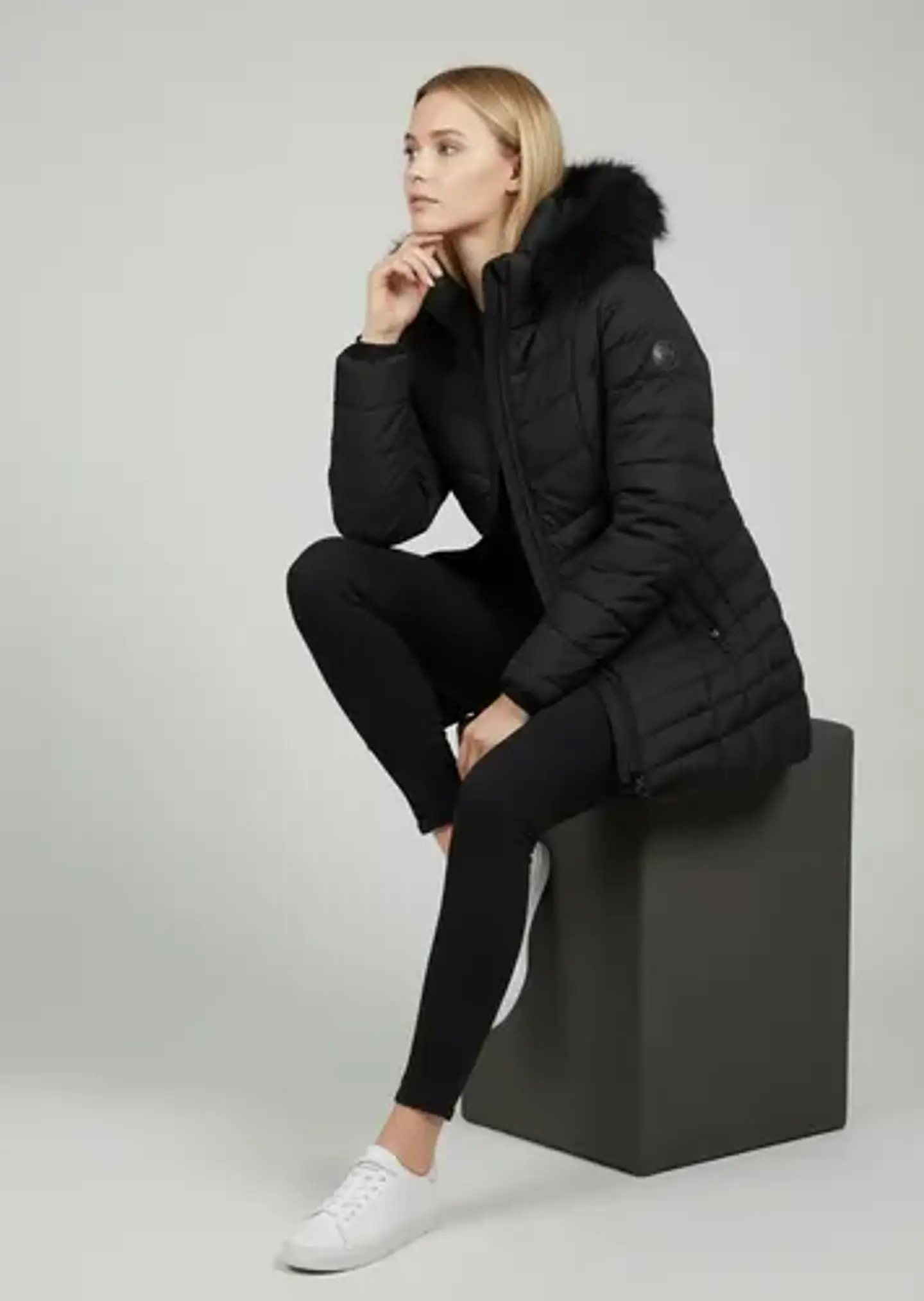 Parka O Chaqueta Larga De Dama Negras Impermeable Térmico 1