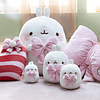 MOLANG I-2026- Peluche Molang c/laço 24cm,em caixa oferta