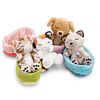 Sleeping Pets | Cão bege em cesto rosa, 12cm