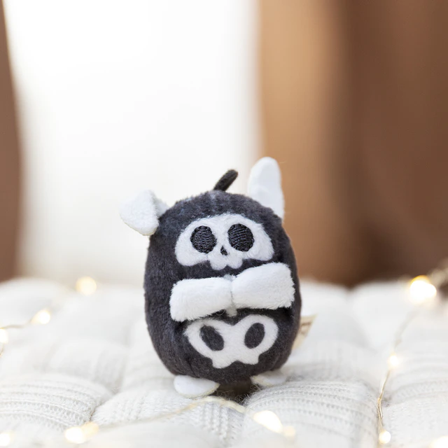 Mymochi Cosy Creepers| Coelho Piboo esqueleto,5cm c/ header