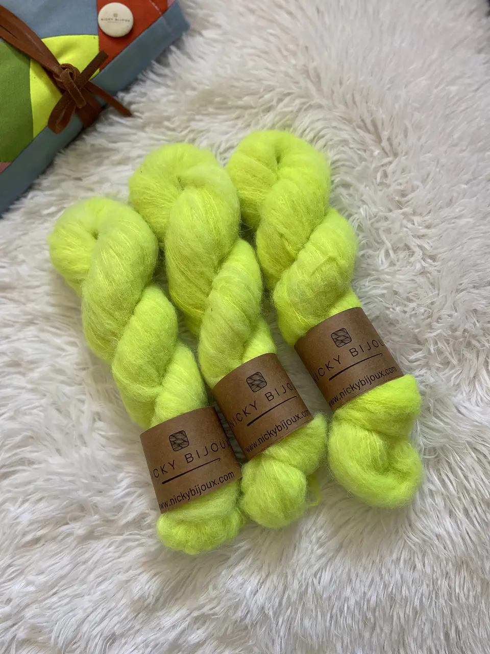Clarita Tipo Mohair - Luminosa (Flúor) 2