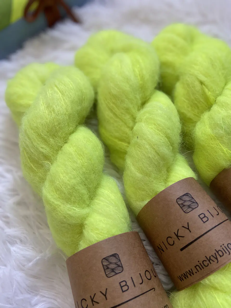 Clarita Tipo Mohair - Luminosa (Flúor) 3