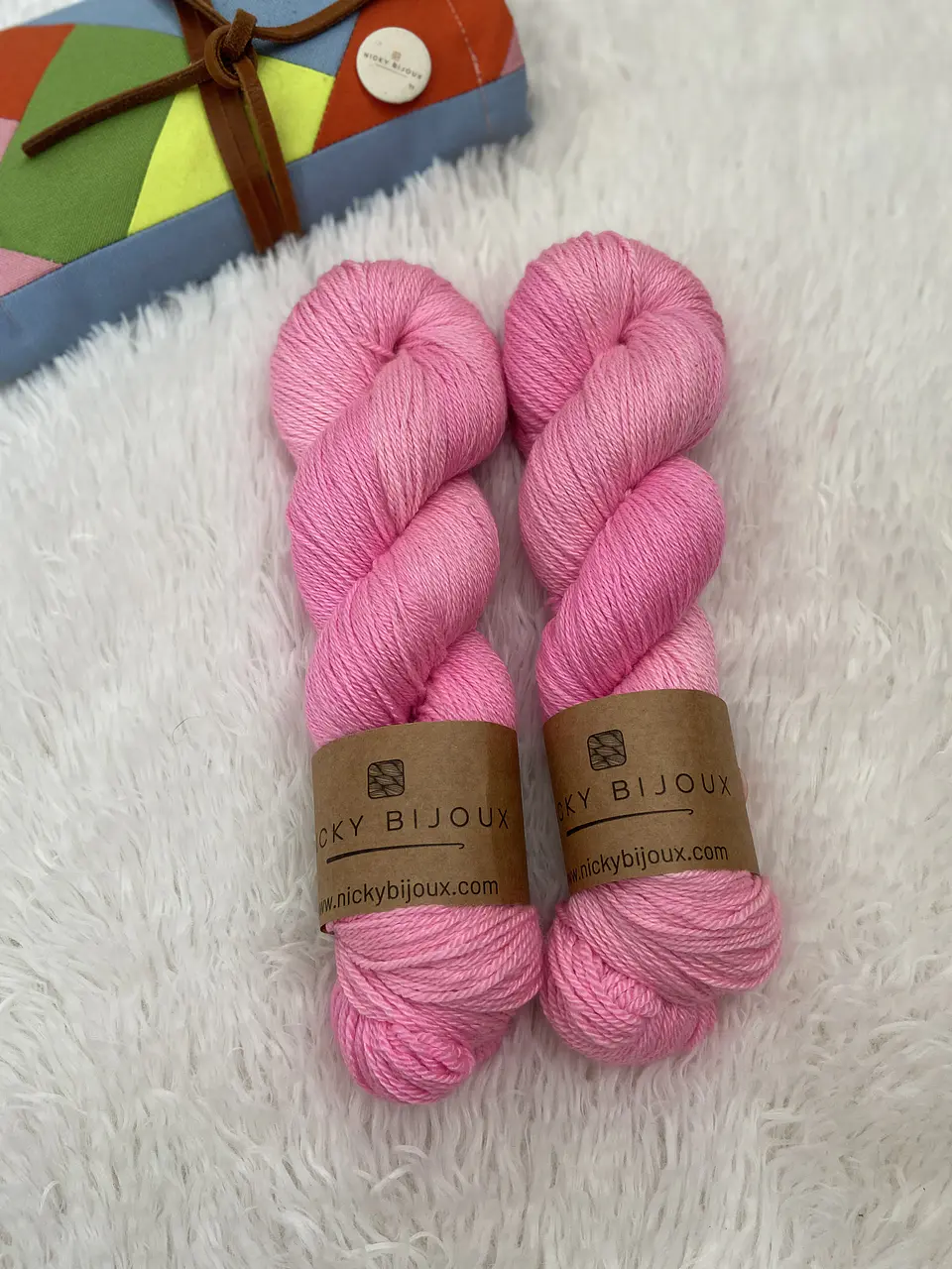 Merino Seda Fingering - Rosa Barbie Flúor  2
