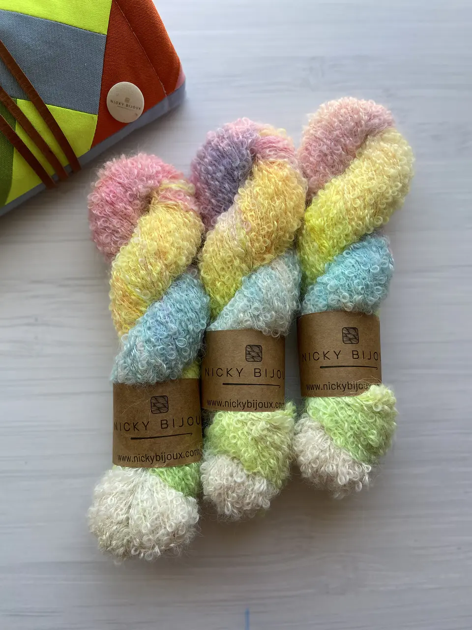 Merino Boucle Alpaca Suri - Rainbow Soft 2