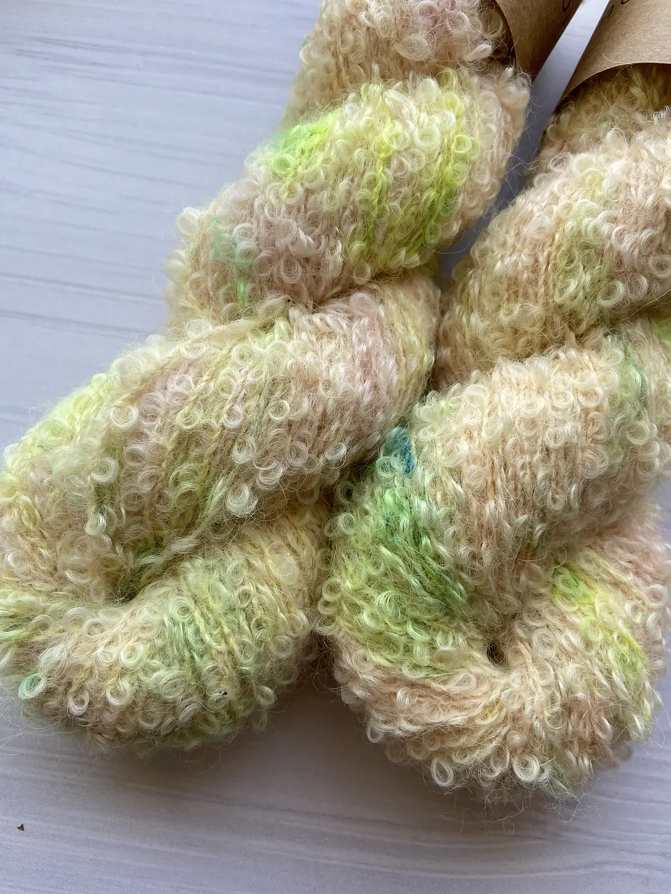 Merino Boucle Alpaca Suri - Melocotón Verde Soft 3