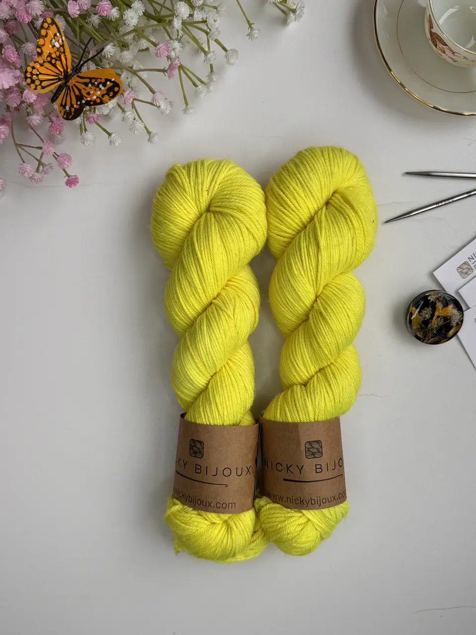 Merino Superwash Sport - Amarillo Flúor  1