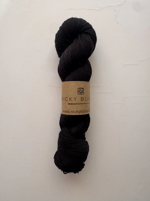Merino Bijoux Fingering - Black Rocks!