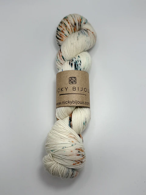 Merino Bijoux Fingering - color: Bosque al Anochecer