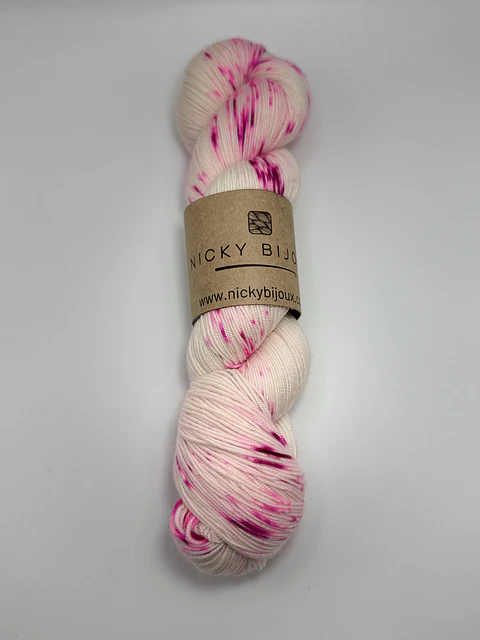 Merino Bijoux Fingering - color: Destello Rosa