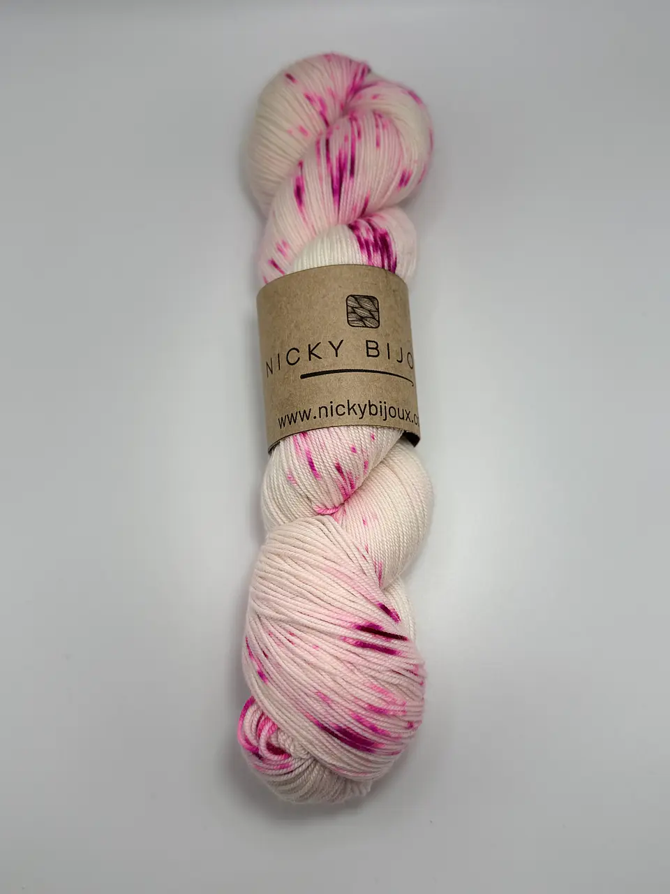Merino Bijoux Fingering - color: Destello Rosa (Fluorescente) 1
