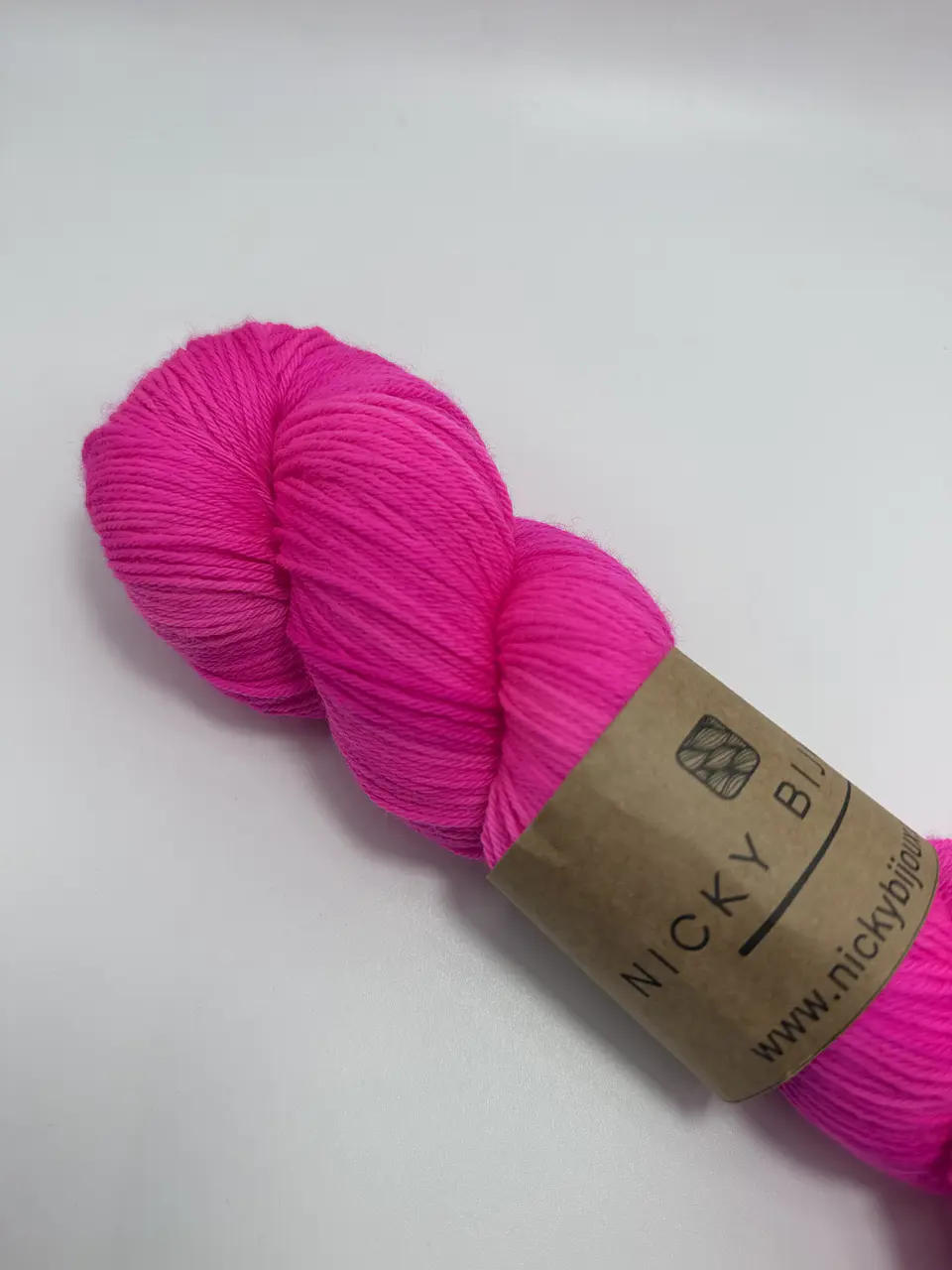 Merino Bijoux Sock Fingering - Barbie Flúor (Fluorescente) 2