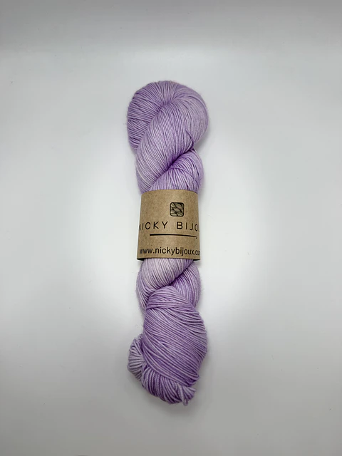 Merino Bijoux Fingering - Ecos de Agua - Pasteles Irrepetibles 3