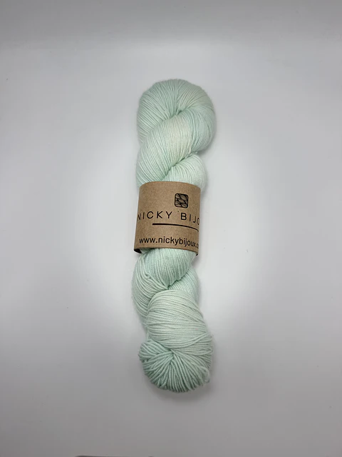 Merino Bijoux Fingering - Ecos del Agua - Pasteles Irrepetibles 4