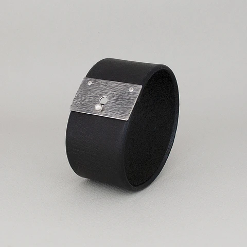 Brazalete Cuero Negro