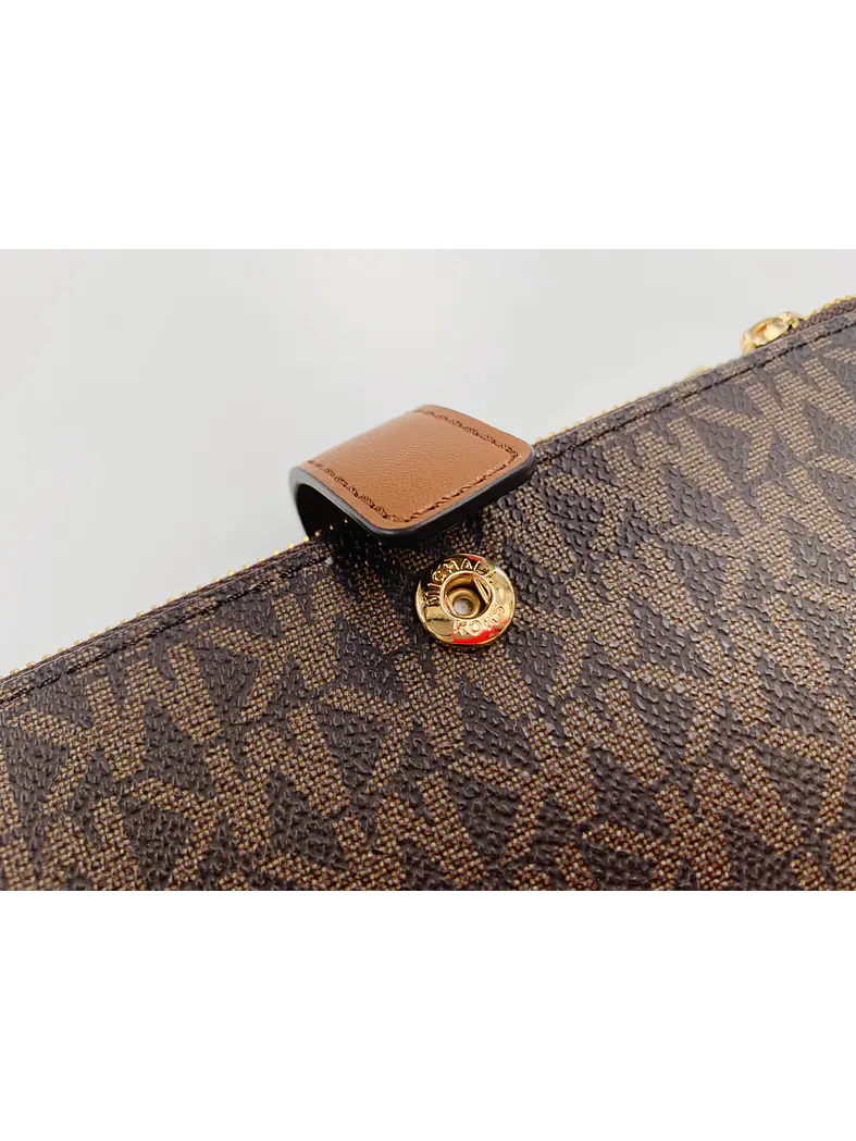 Michael Kors - Billetera Jet Set Travel para Smartphone (Brown) 2