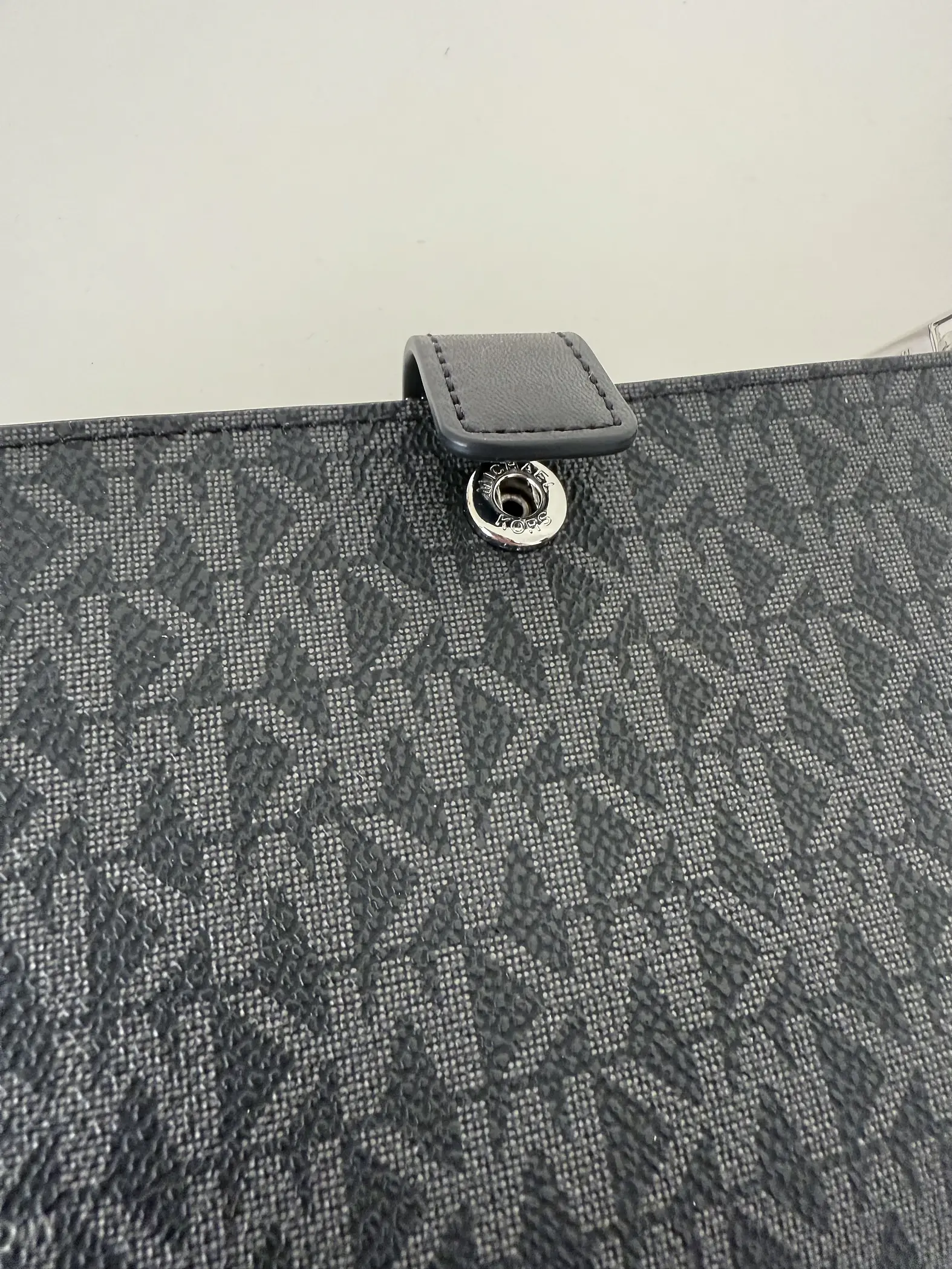 Michael Kors - Billetera Jet Set Travel para Smartphone (Black/Silver) 2