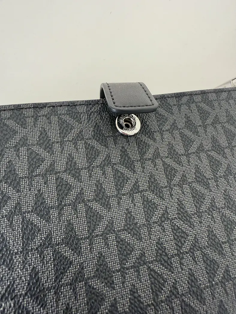 Michael Kors - Billetera Jet Set Travel para Smartphone (Black/Silver) 2