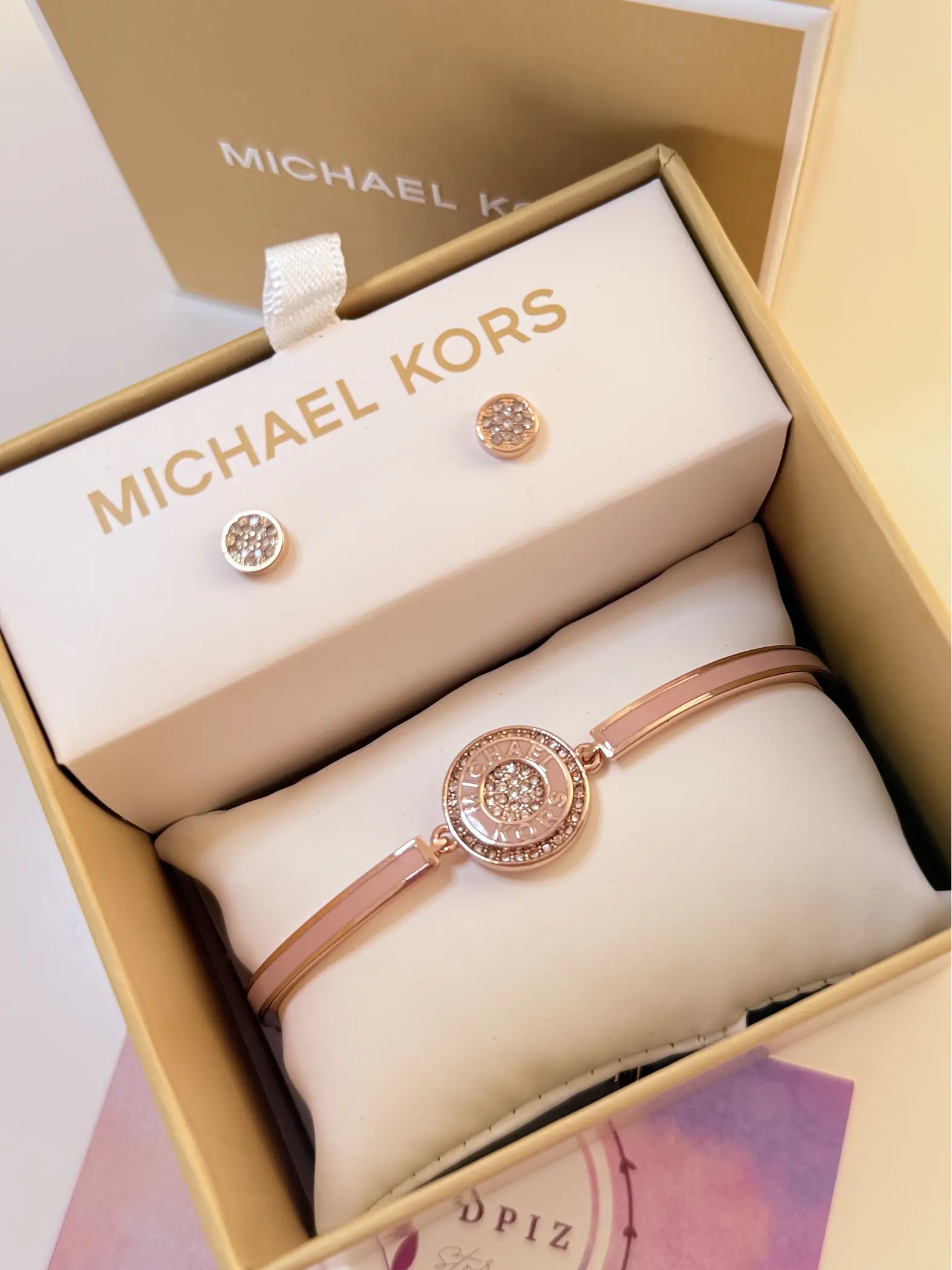 Michael Kors - Set pulsera rose gold y aros con brillantes 1