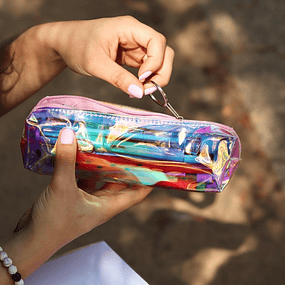 Estuche transparente holográfico