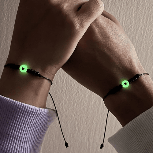 2 Pulseras Corazones que Brillan en la Oscuridad