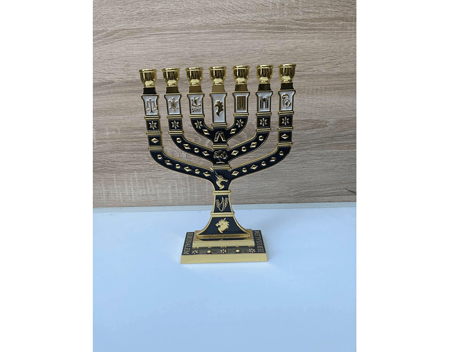 Menorah 12 tribus