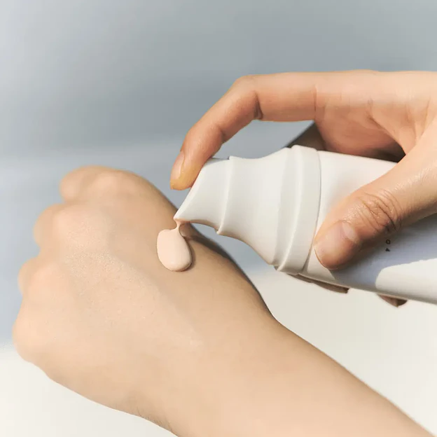 SKIN1004 Madagascar Centella Tone Brightening Tone-Up Sunscreen 50ml Protector Solar 2