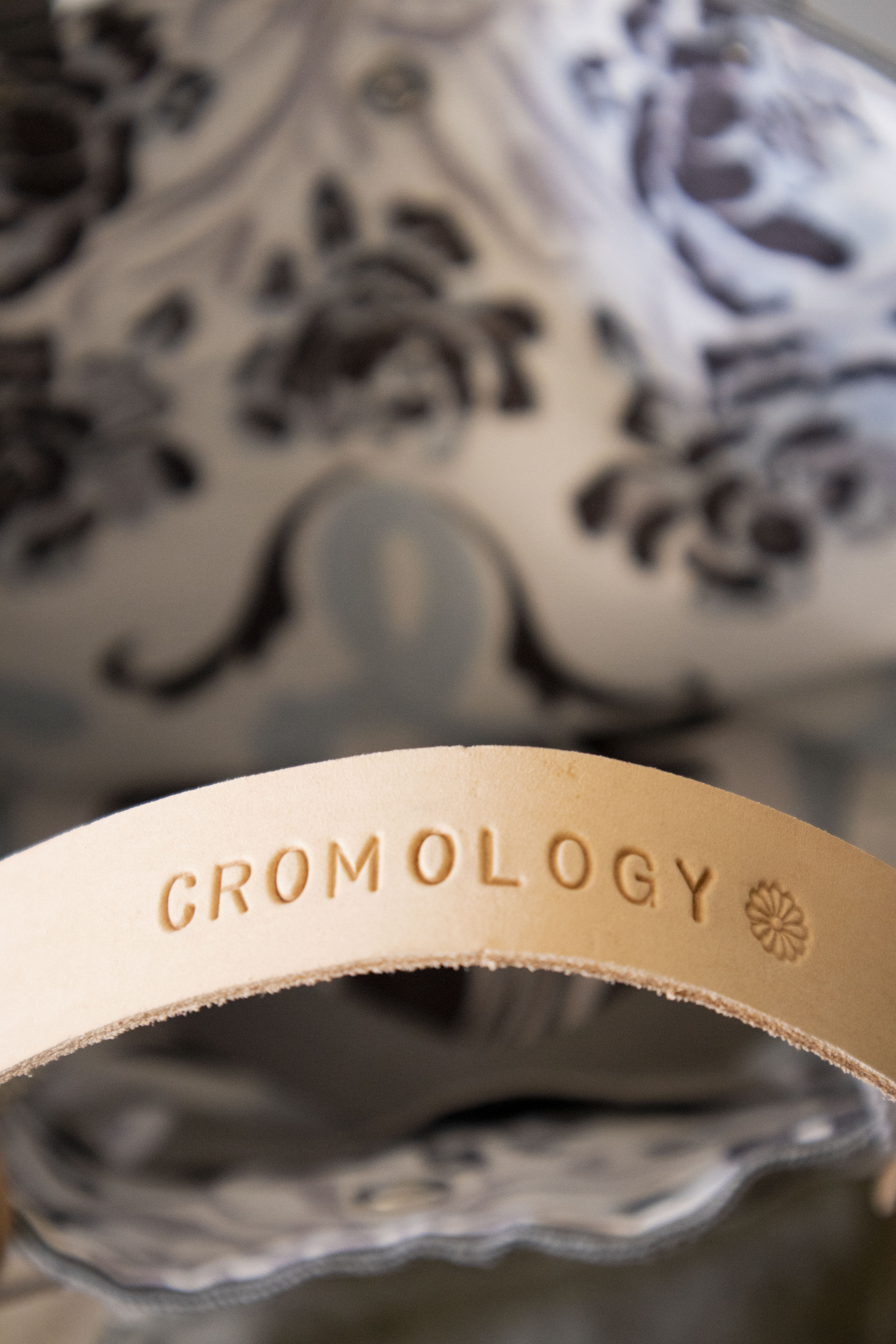 CROMOLOGY - Grey Idealistic