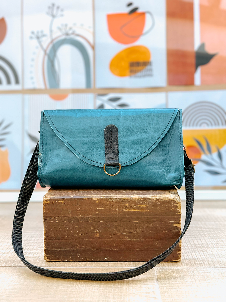 Clutch Piqui FW'25 (azul petróleo) 1