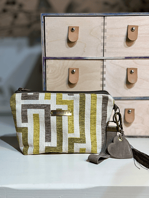 NPOOUCH + | UnPouch +