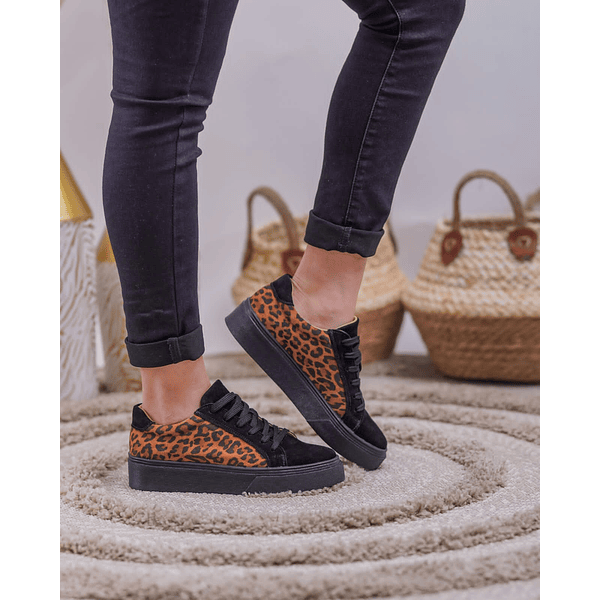 Zapatilla leopardo negra baja 