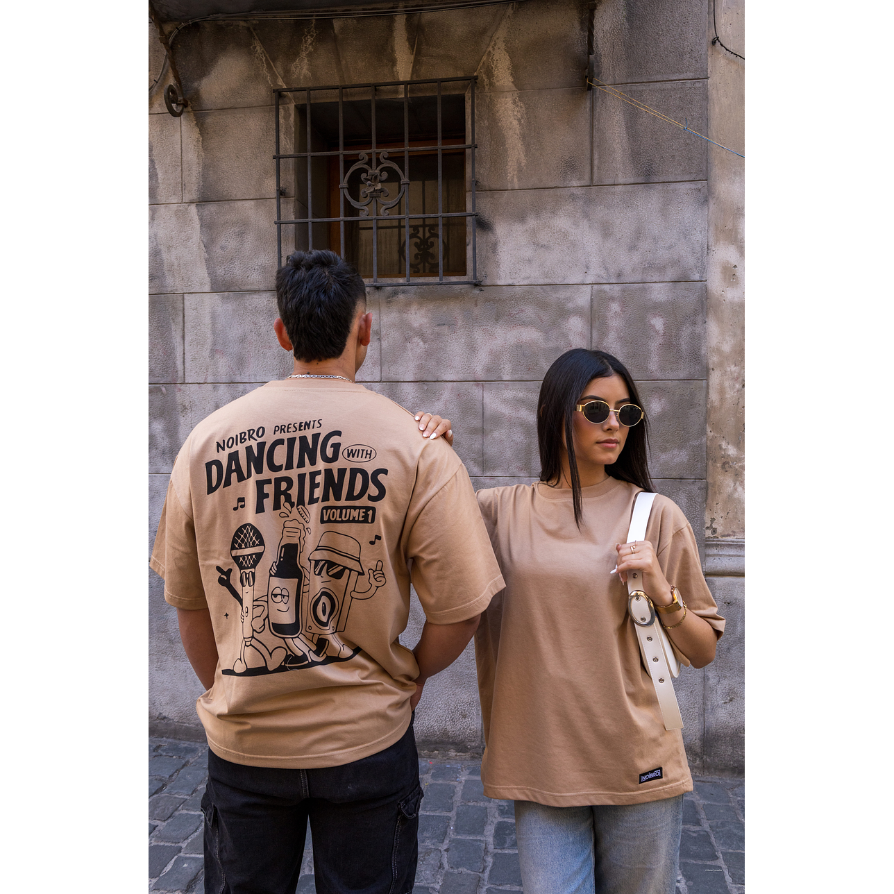 Polera Oversize Dancing With Friends Beige 5