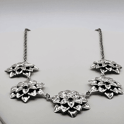 Silver Flower Necklace 