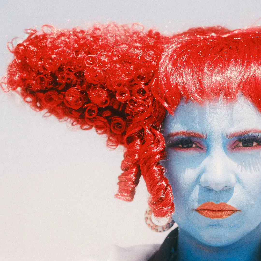 Poster Chini Alien Merch Oficial Chini.png 2