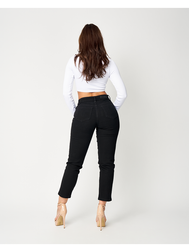 MODELO: CIARA | MOM JEANS 5