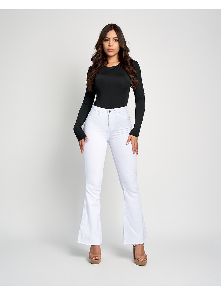 MODELO: CELIA | FLARE | (tallaje pequeño) 1