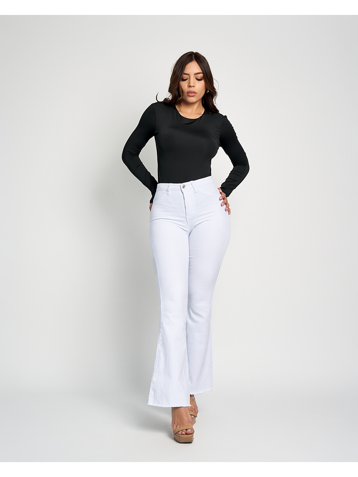 MODELO: CELIA | FLARE | (tallaje pequeño) 7