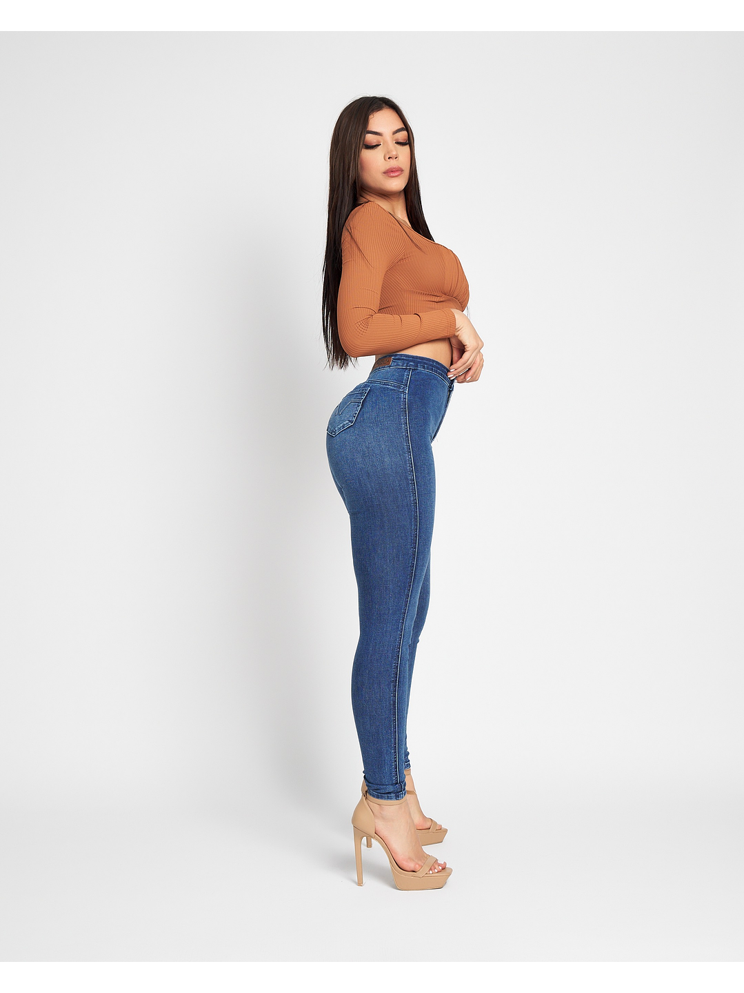 MODELO: MADI | SKINNY 6