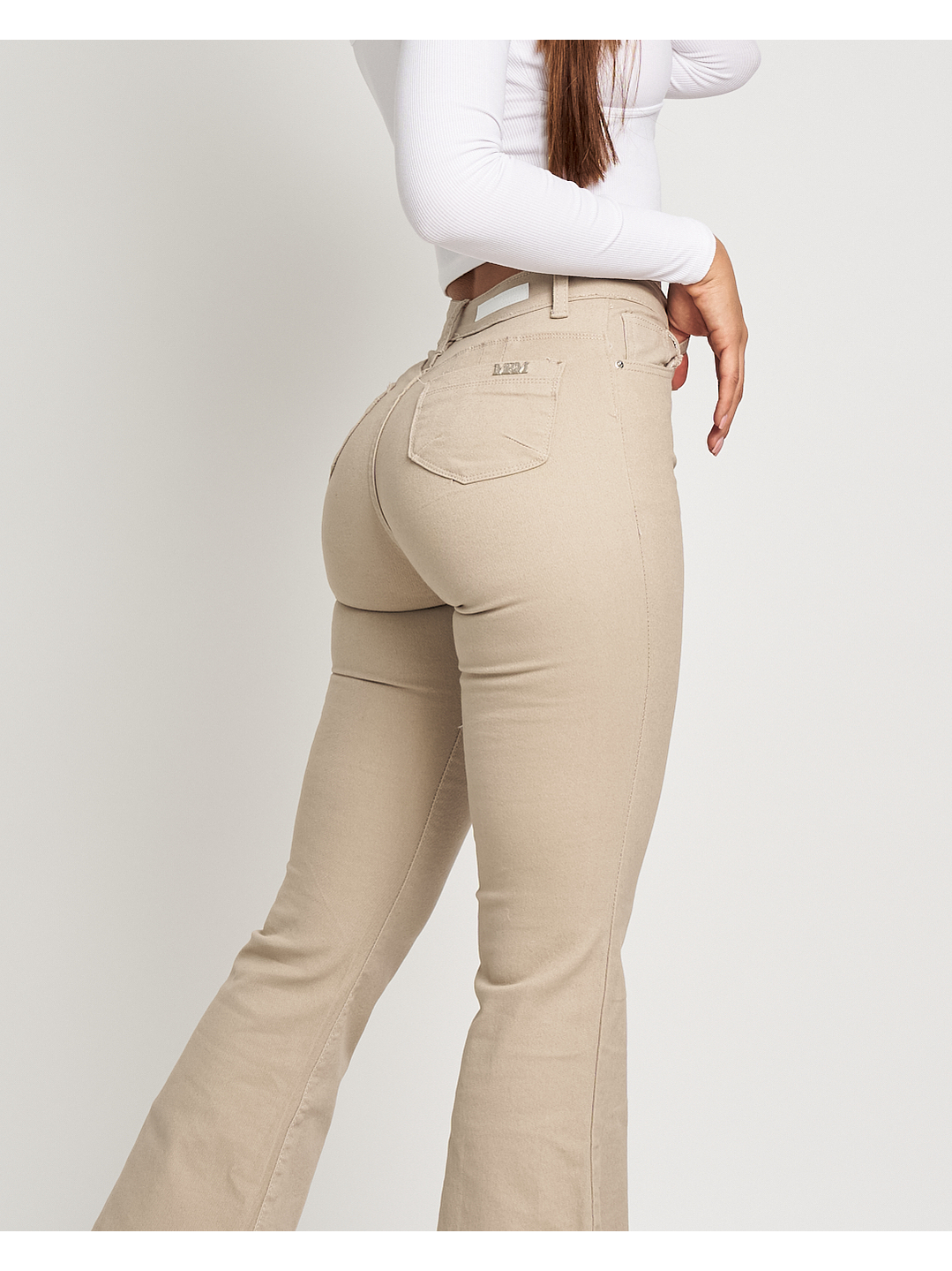 MODELO: EMMA | FLARE JEANS 4