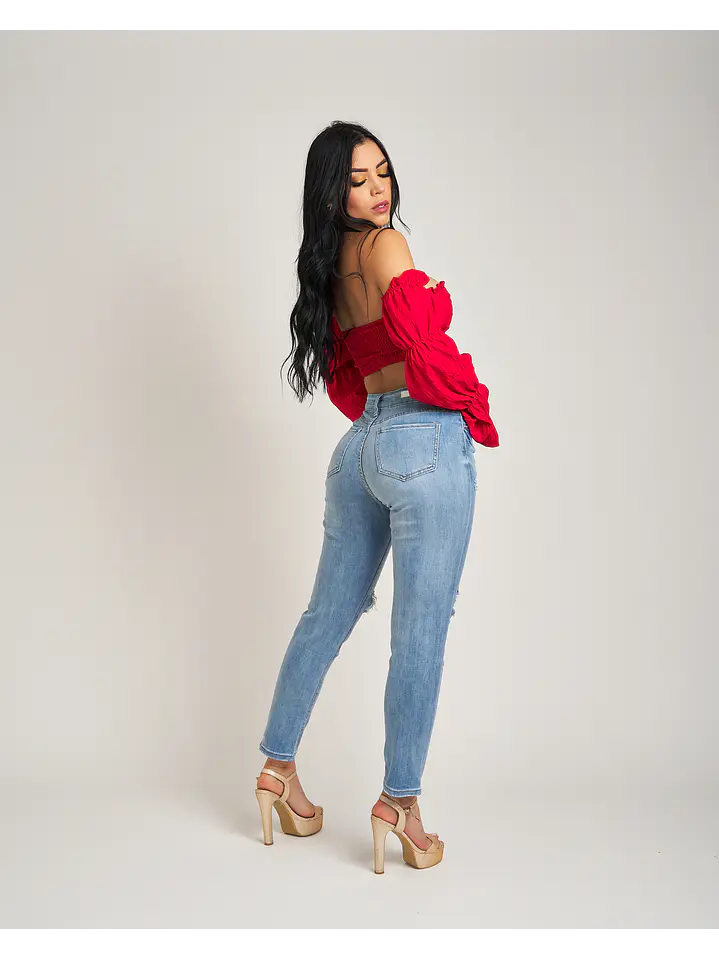 MODELO: CAROL | MOM JEANS 3