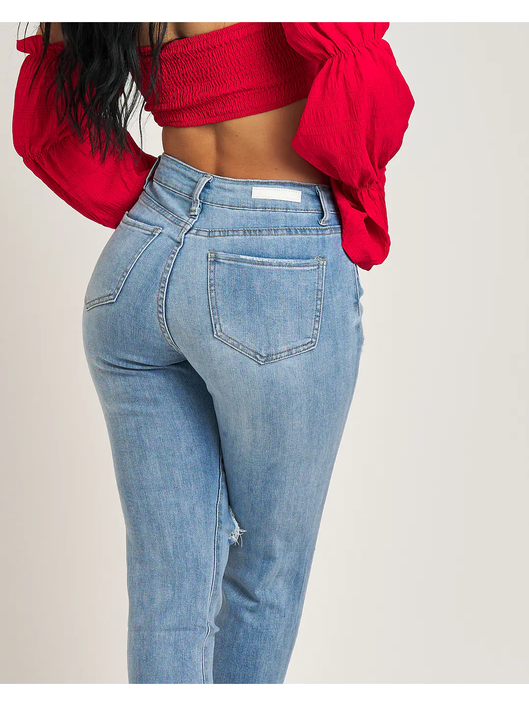 MODELO: CAROL | MOM JEANS 10