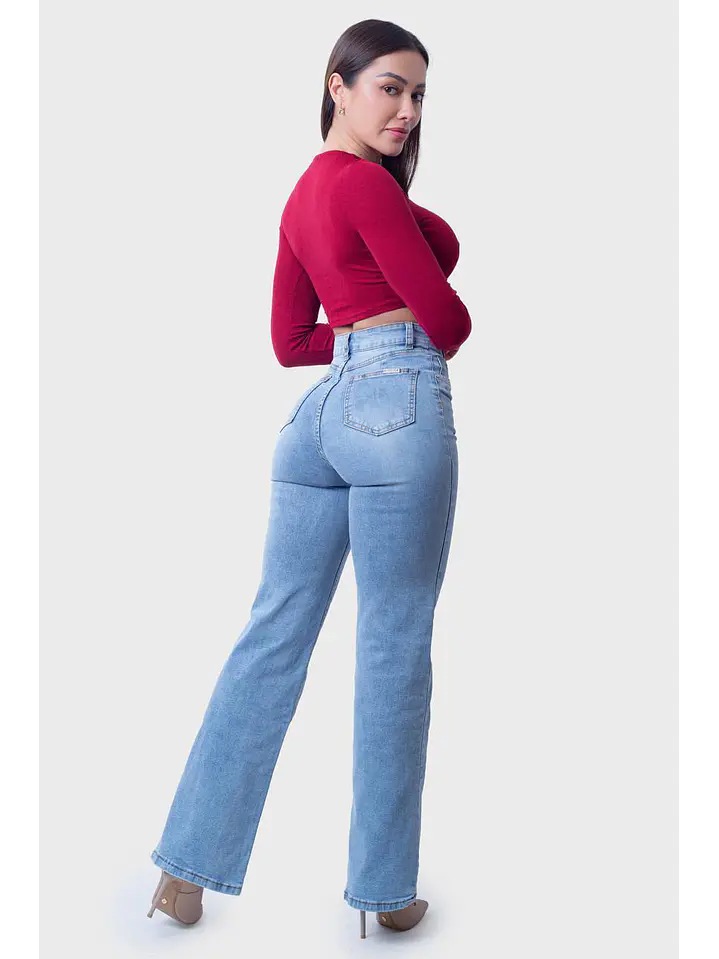 MODELO: CELESTE | WIDE LEG | RECTO 2