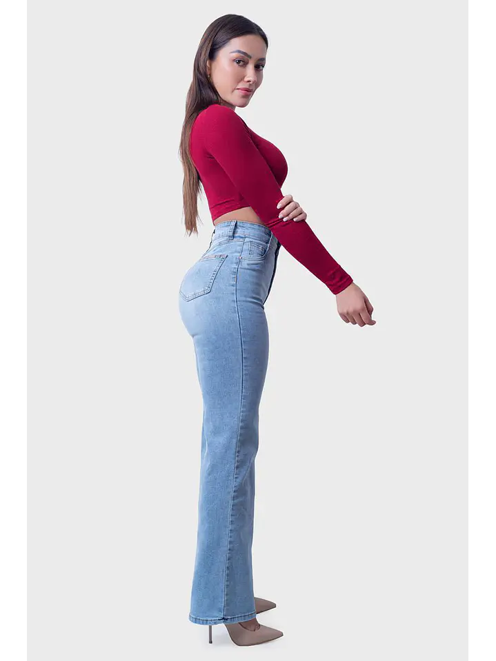 MODELO: CELESTE | WIDE LEG | RECTO 6