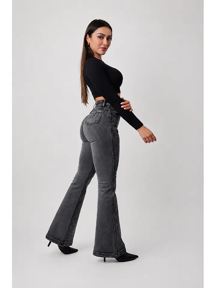 MODELO: MALI | FLARE JEANS CON BRILLOS (TALLAJE PEQUEÑO) 8