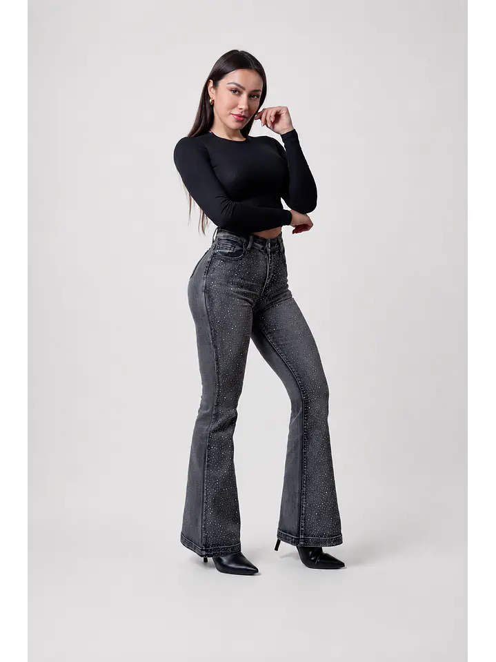 MODELO: MALI | FLARE JEANS CON BRILLOS (TALLAJE PEQUEÑO) 9
