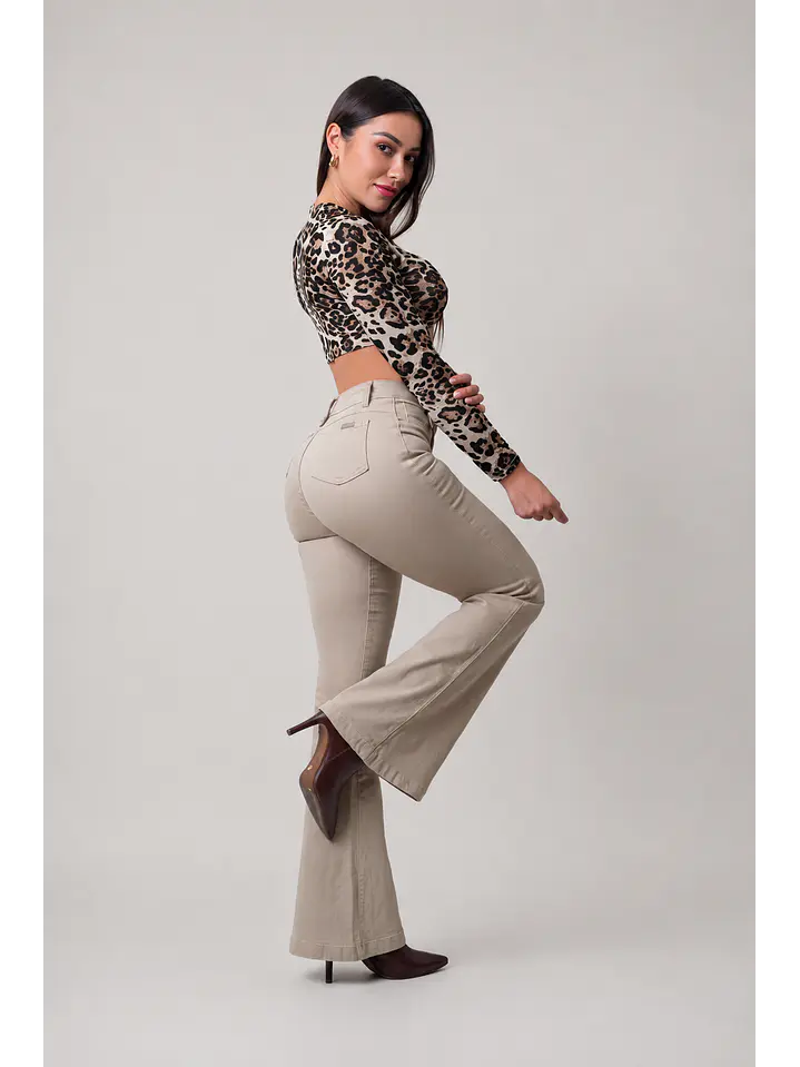 MODELO: JULIETA | FLARE JEANS (TALLAJE PEQUEÑO) 4