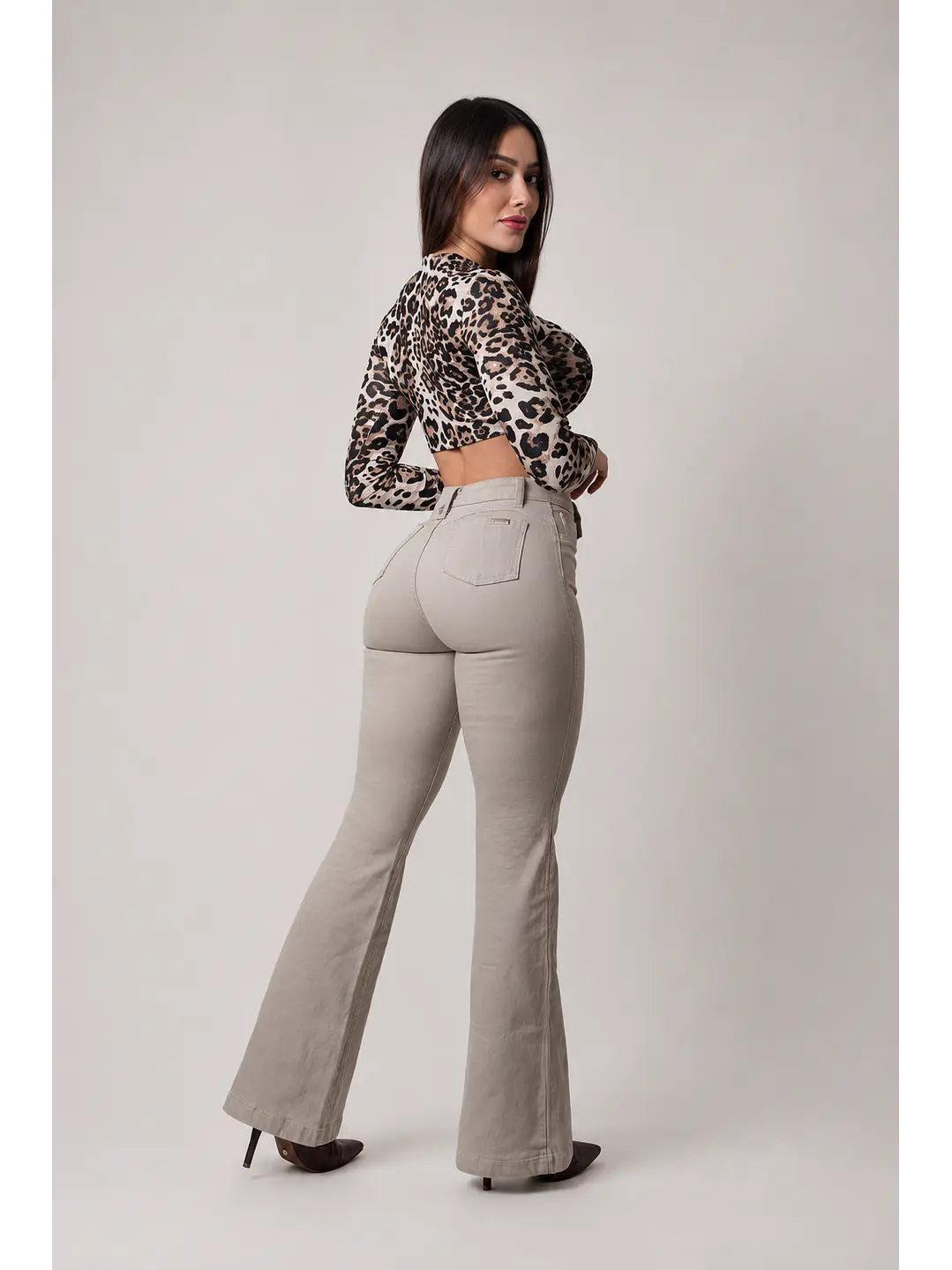 MODELO: JULIETA | FLARE JEANS (TALLAJE PEQUEÑO) 5