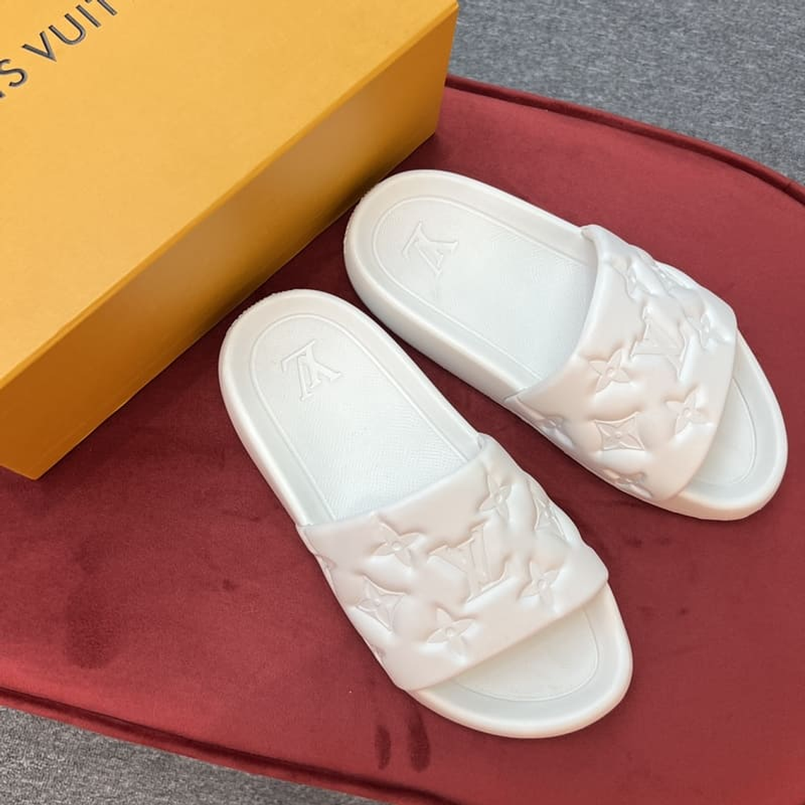 Louis Vuitton Waterfront White Slippers 4