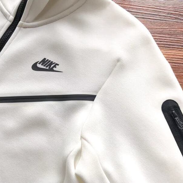 Nike Tech Fleece White 4