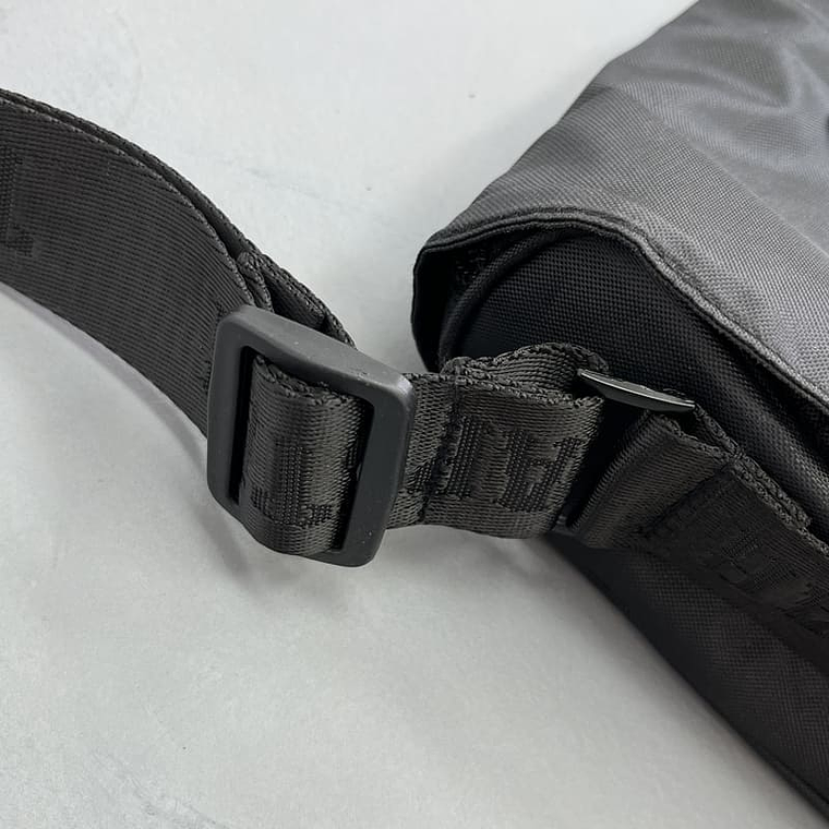 Trapstar Irongate Black Bag 4